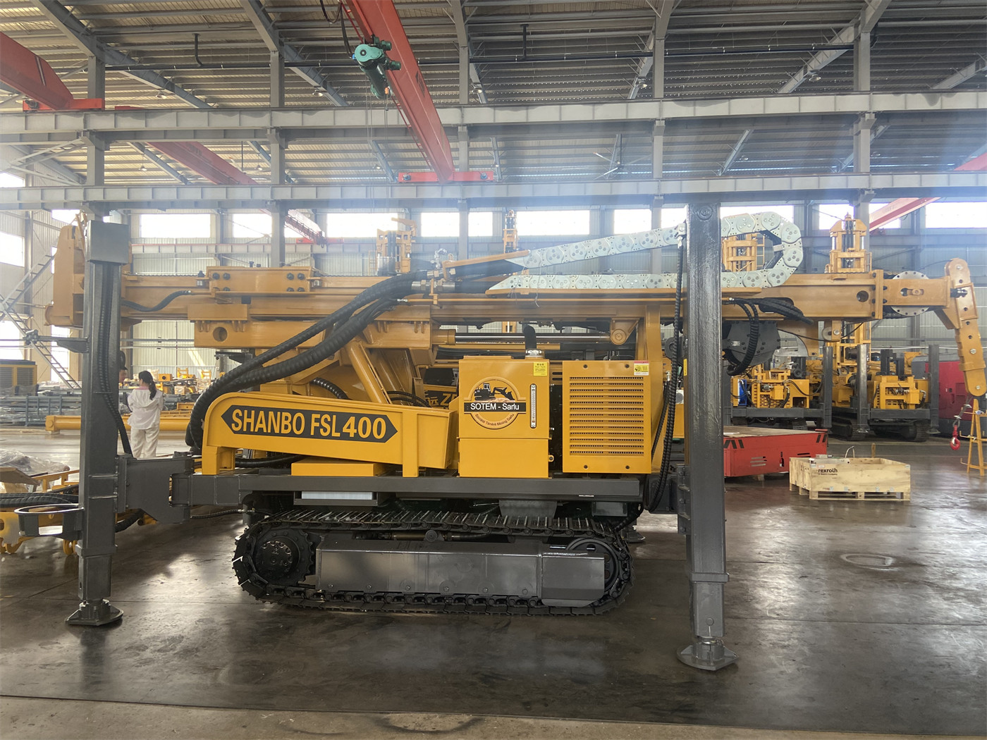 PV390 Standart Hidrolik Paletli Güneş Enerjisi Kazık Çakma Makinesi Seçimi: 85 kW Güç ve 13000 N·m Tork Hangi Güneş Enerjisi Temel Ön Delme Koşullarına Uygundur?