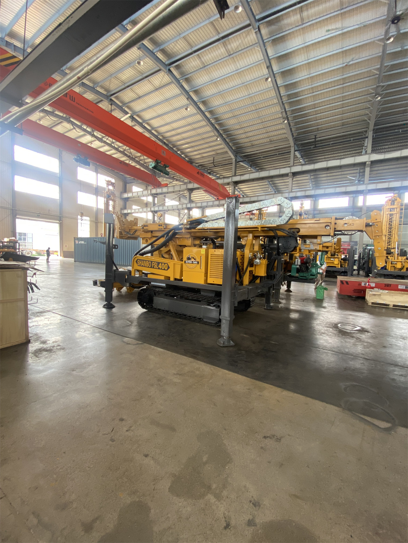 PV390 Standart Hidrolik Paletli Güneş Enerjisi Kazık Çakma Makinesi Seçimi: 85 kW Güç ve 13000 N·m Tork Hangi Güneş Enerjisi Temel Ön Delme Koşullarına Uygundur?