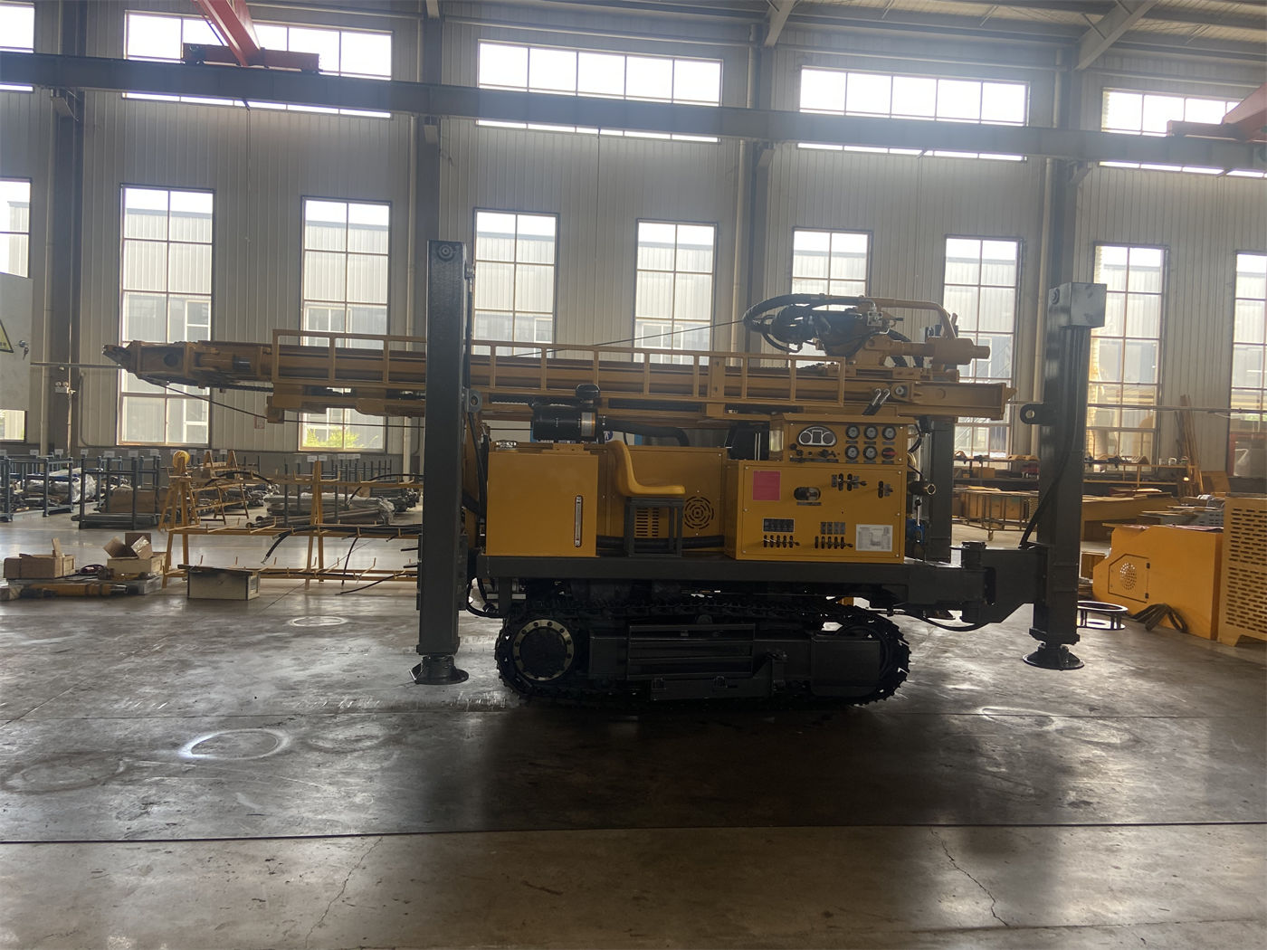 WR400QS 400 Metre Paletli Su Kuyusu Sondaj Makinesi Tedariki: 22T Kaldırma Kuvveti ve 8000/4000 N·m Çift Modlu Tork, Delik Çapı ve Kaya Formasyonuna Göre Nasıl Doğrulanır?