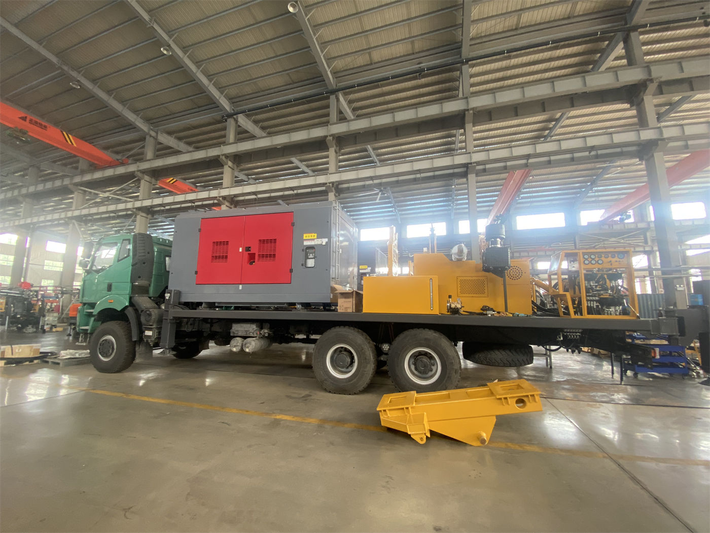 WR1000S 1000 Metre Derin Su Kuyusu Sondaj Makinesi Tedariki: 52T Kaldırma Kuvveti ve 26000 N·m Tork ile Büyük Çaplı Derin Deliklerde Matkap Dizisi ve Hava Kompresörü Kapasitesi Uyumsuzluğundan Nasıl Kaçınılır?