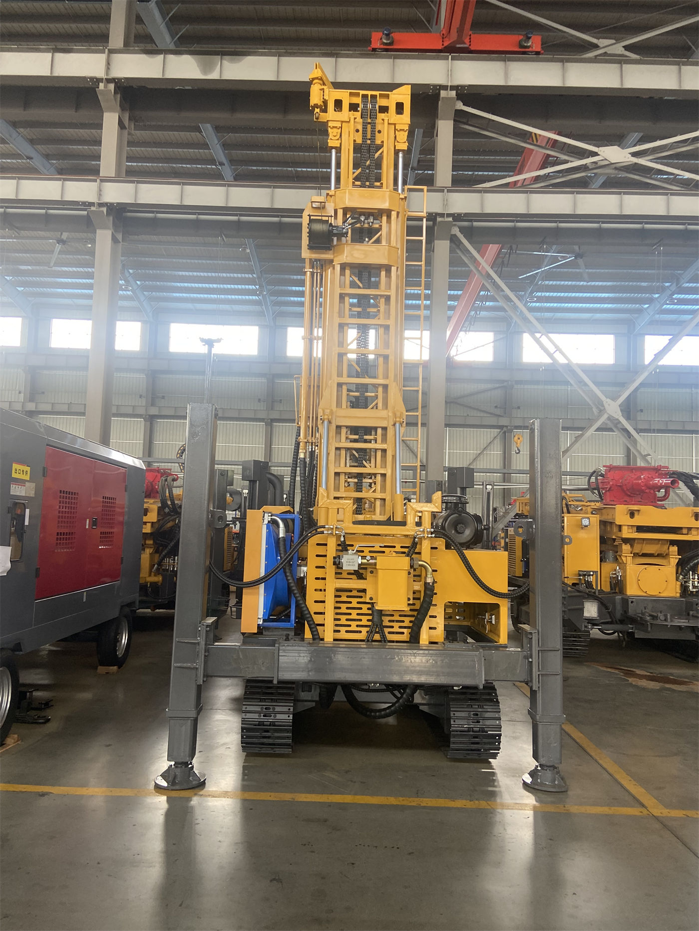 WR1500S 1500 Metre Ultra Derin Su Kuyusu Sondaj Makinesi Tedariki: 80T Kaldırma Kuvveti ve 31000 N·m Tork 9,6 Metre Sondaj Borularına Uyum Sağlarken Derin Kuyu Sondaj Dizisi Yönetiminde Hangi Koşullar Önceden Doğrulanmalı?